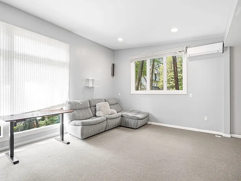 12 Seely Pl — Photo 24