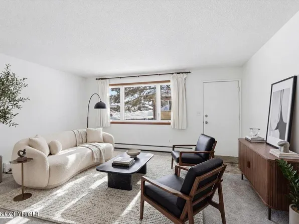 1806 Thunderbird Pl, Anchorage, AK 99508