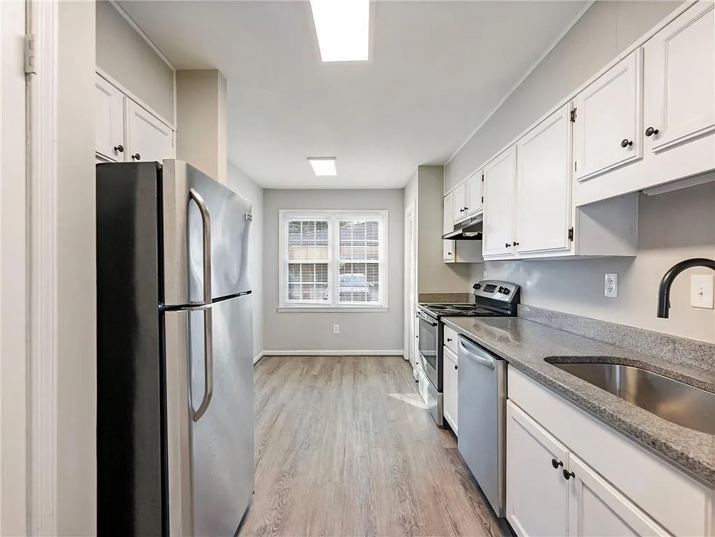 2 bed, 2.5 bath, 1380 sqft, $1,750 — Photo 4