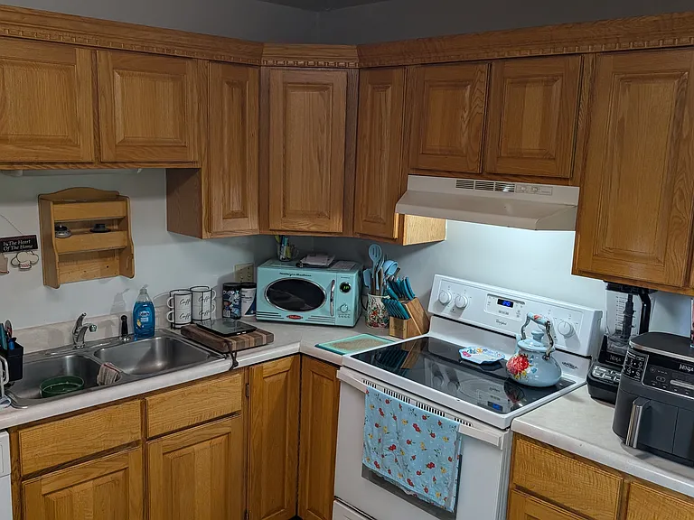 2408 Dillman St — Photo 3