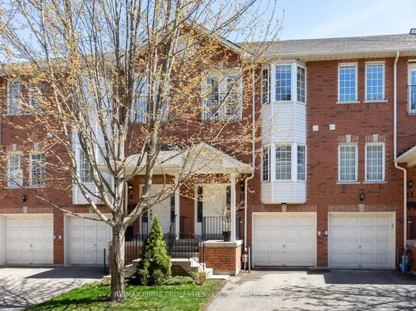 1130 Cawthra Rd #10, Mississauga, ON L5G 4V7