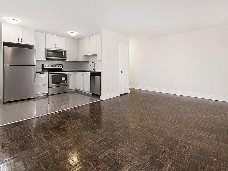 1636 Gerrard St E #301 — Photo 15