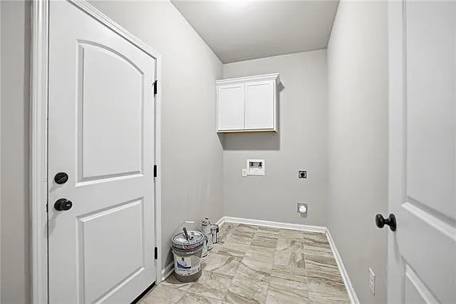 11056 Regency Ave — Photo 8