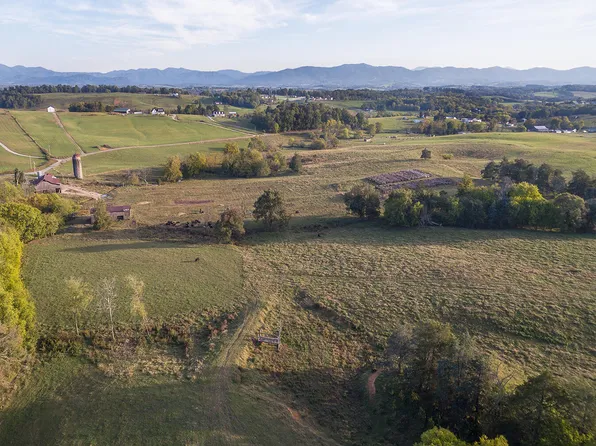 1400 Gibson Rd, Greeneville, TN 37743