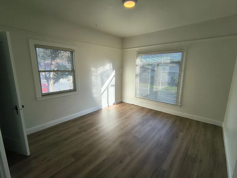 704 Simon St #&-22186 — Photo 22