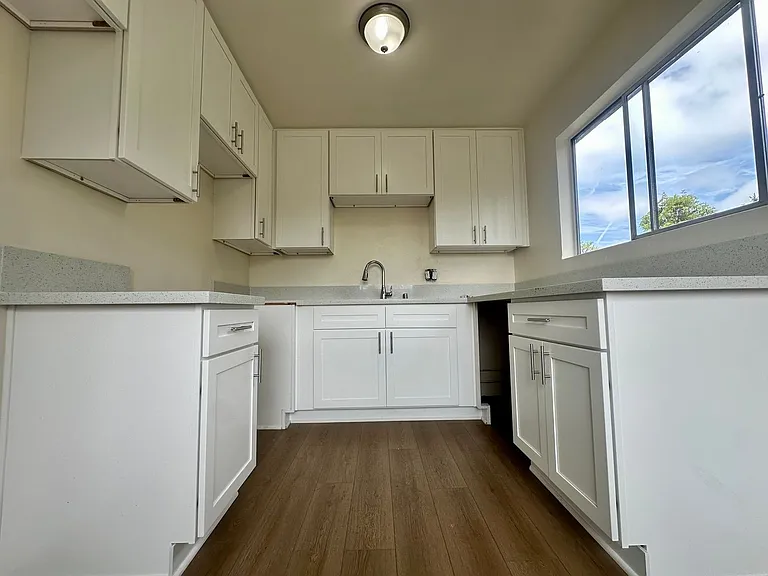 2117 Santa Fe Ave — Photo 1