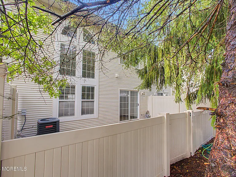 77 Picket Pl — Photo 29
