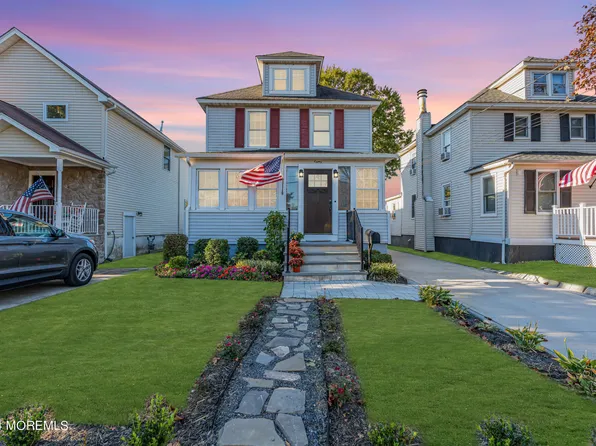 80 Morris Avenue, Belford, NJ 07718