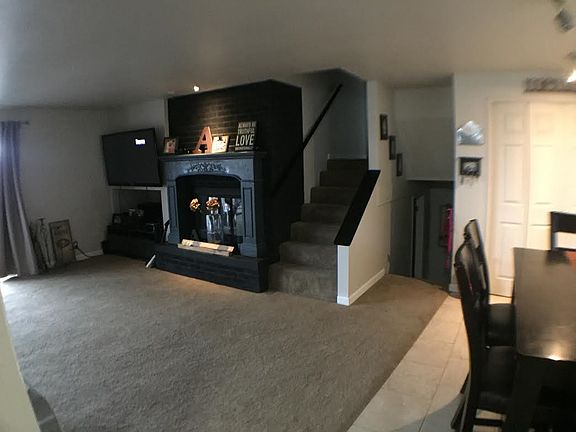 2nd image of 922 S Balsam St