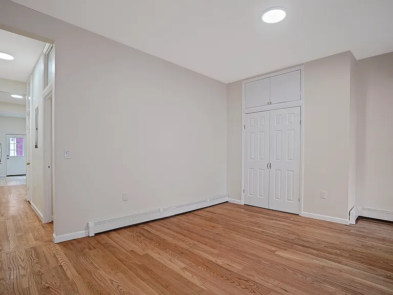 16 Russell St #GROUND-FLOOR — Photo 11