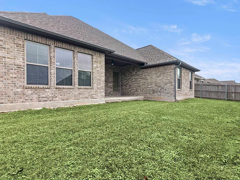 716 Dianne Ln — Photo 19