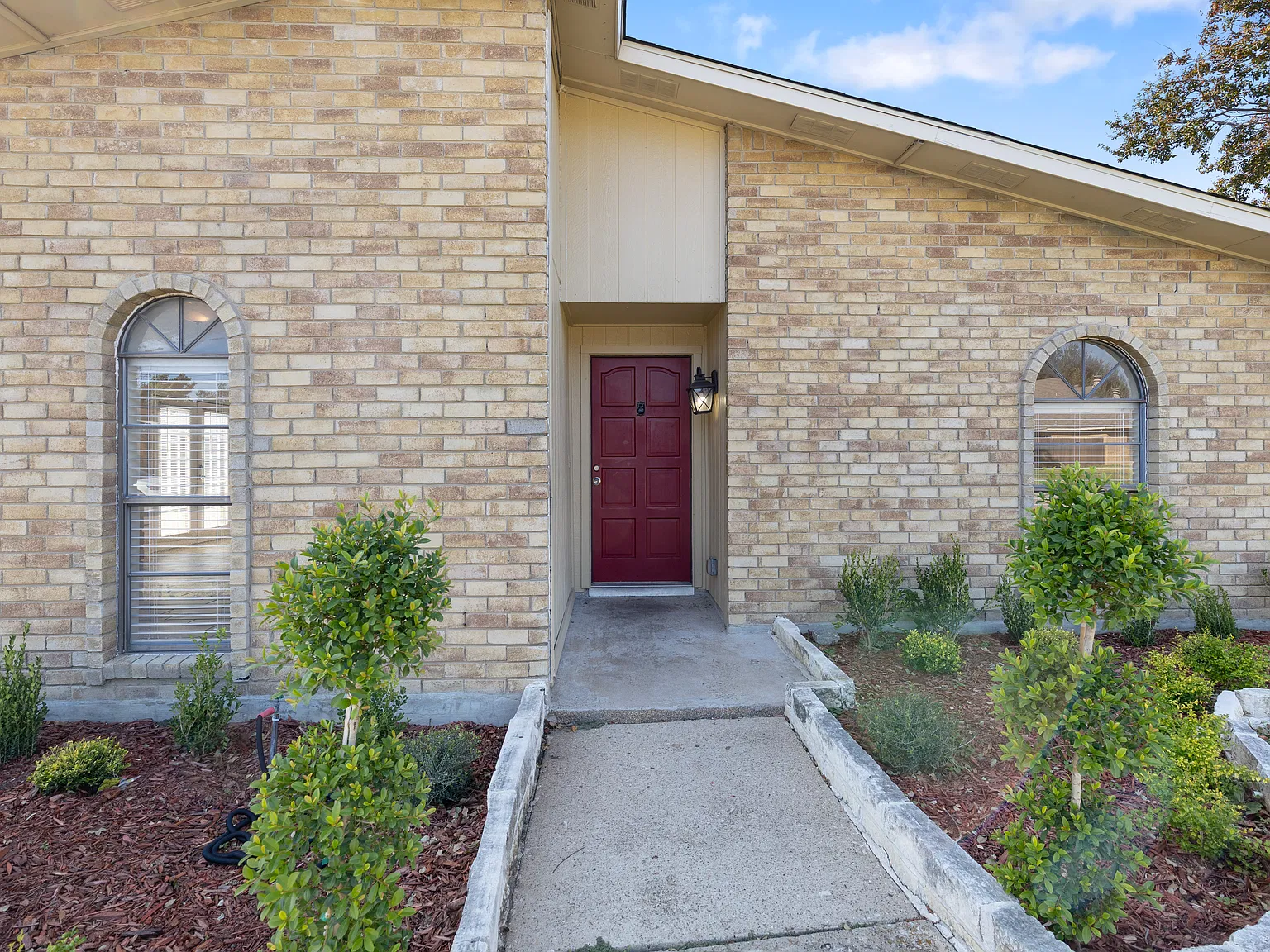 3 bed, 1700 sqft, $2,295 — Photo 2