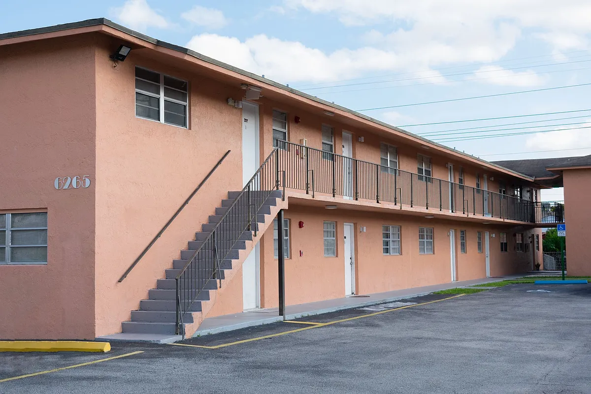 Building Photo - Gabriella Apartments