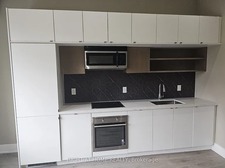 111 Saint Clair Ave W #426 — Photo 18