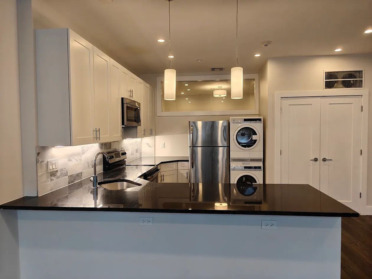1 bed, 700 sqft, $1,650 — Photo 2