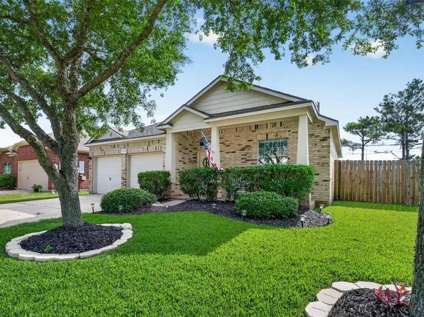 3209 Lone Trail Dr S, Texas City, TX 77591