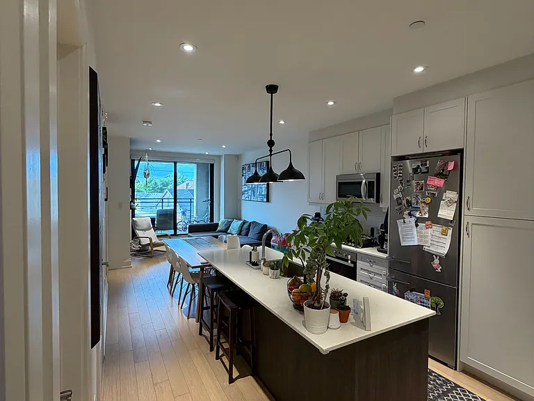 365 Beech Ave #302 — Photo 2