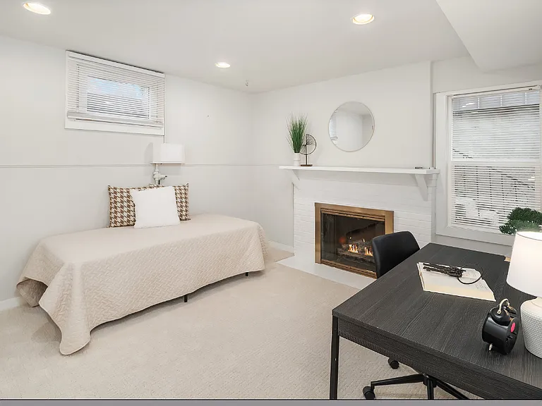 2815 31st Ave W — Photo 23