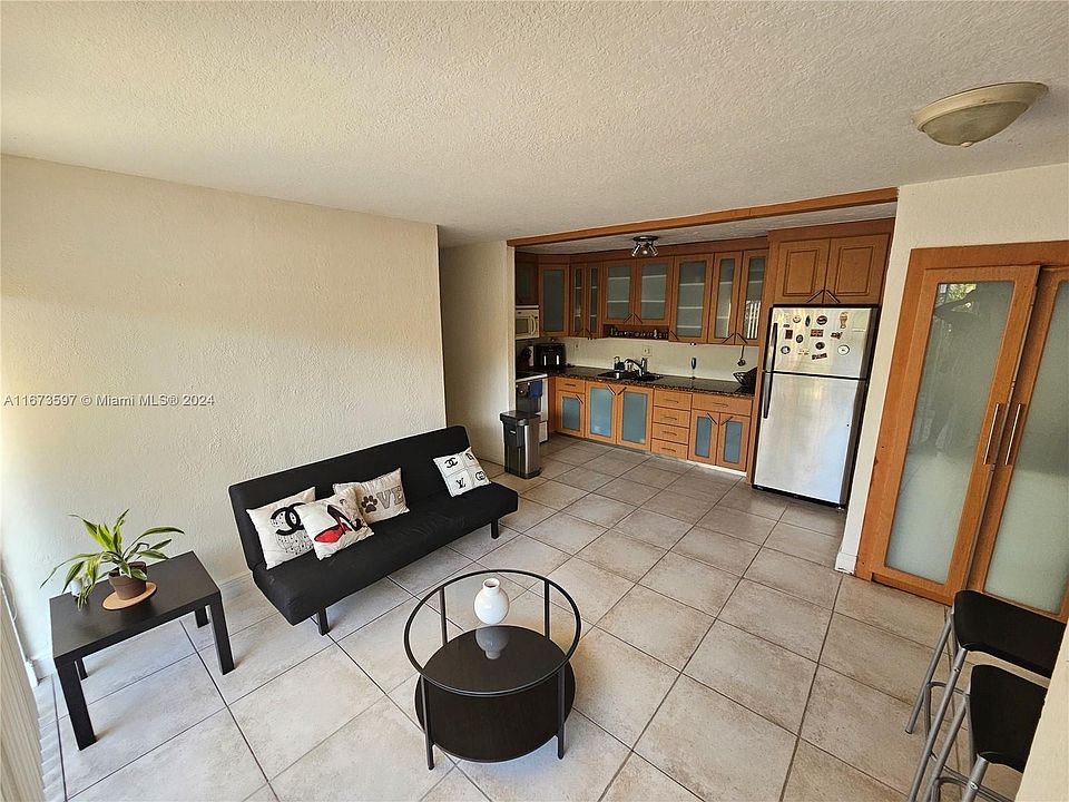 1st image of 4550 NW 79th Ave APT 1B