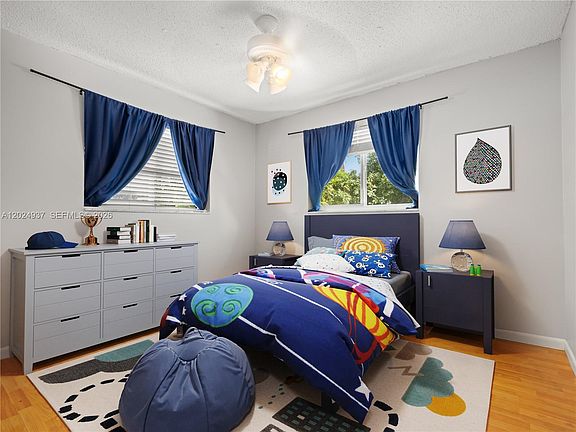 5th image of 4301 NE 5th Ave