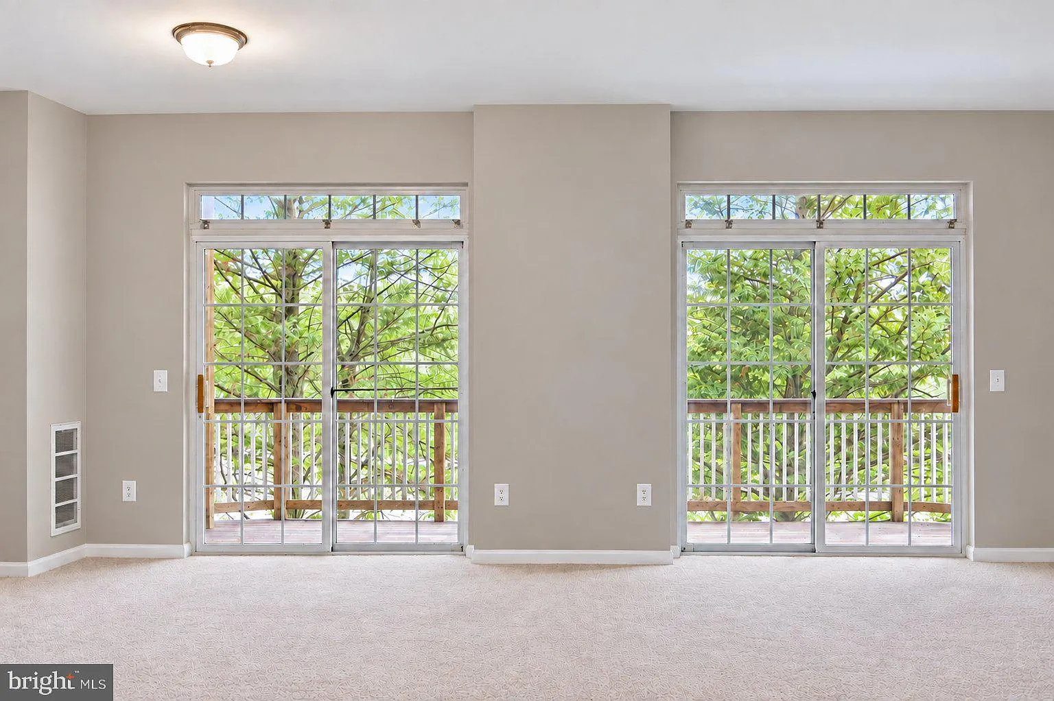3 bed, 2.5 bath, 1593 sqft, $2,554 — Photo 2