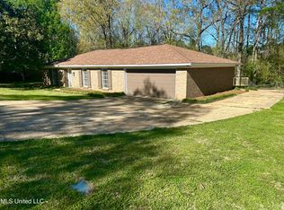 58 Summit Ridge Dr, Brandon, MS 39042