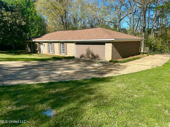 58 Summit Ridge Dr, Brandon, MS 39042
