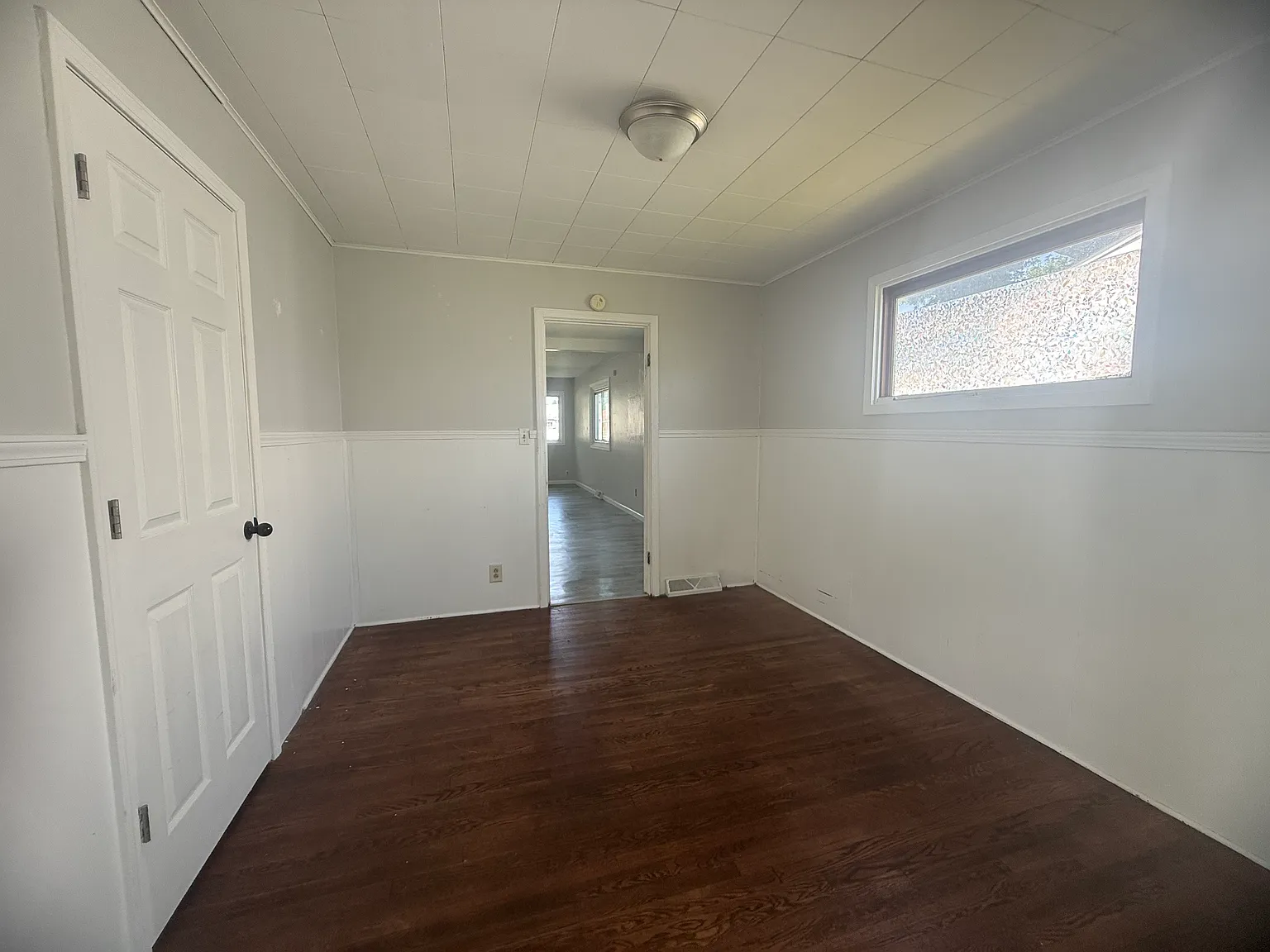 3 bed, 1285 sqft, $1,800 — Photo 2