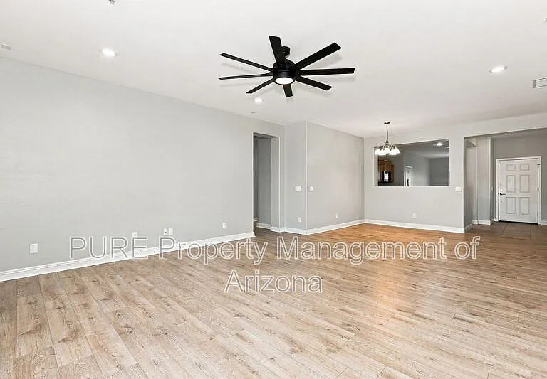 536 E Yellow Wood Ave — Photo 6