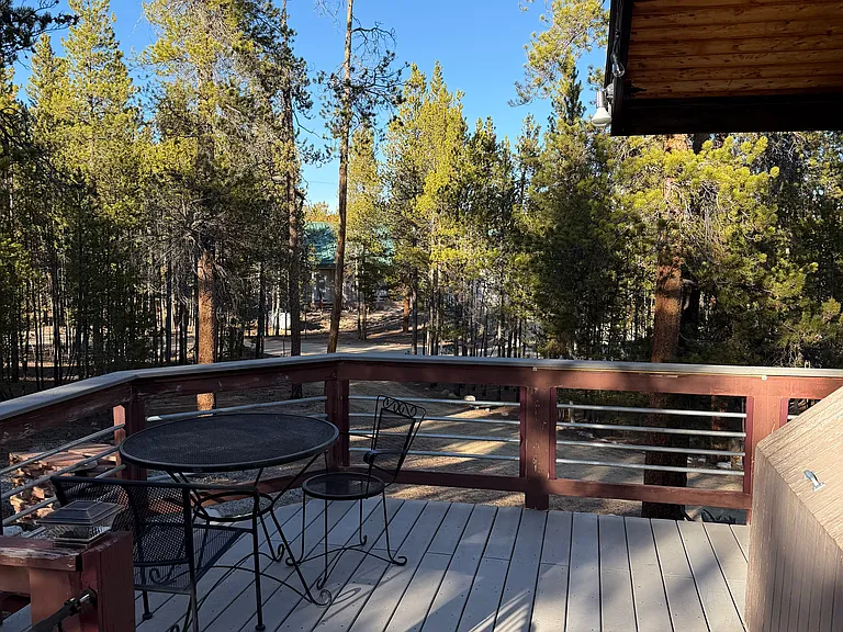 550 Peak View Dr — Photo 4