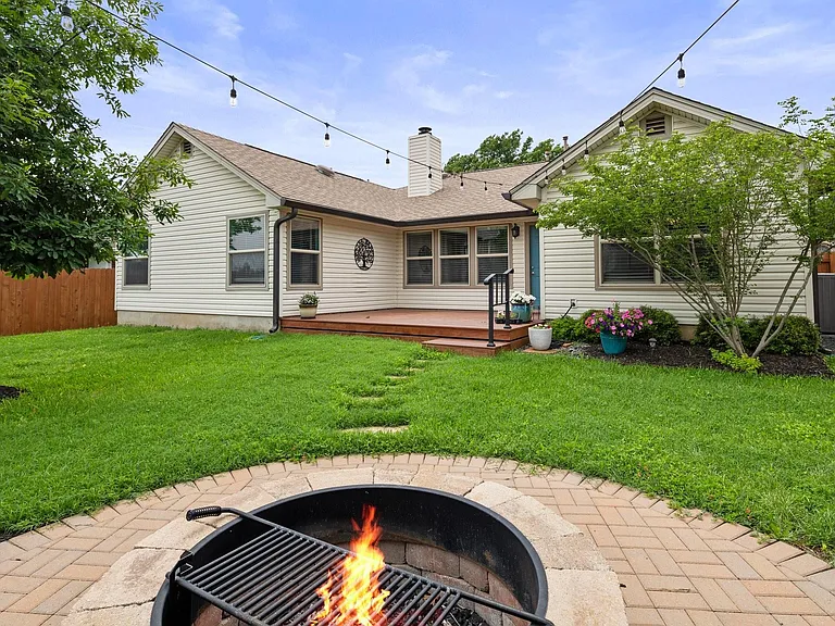 1408 Deer Ledge Trl — Photo 32