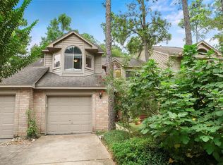 35 N Lakeridge Cir, The Woodlands, TX 77381