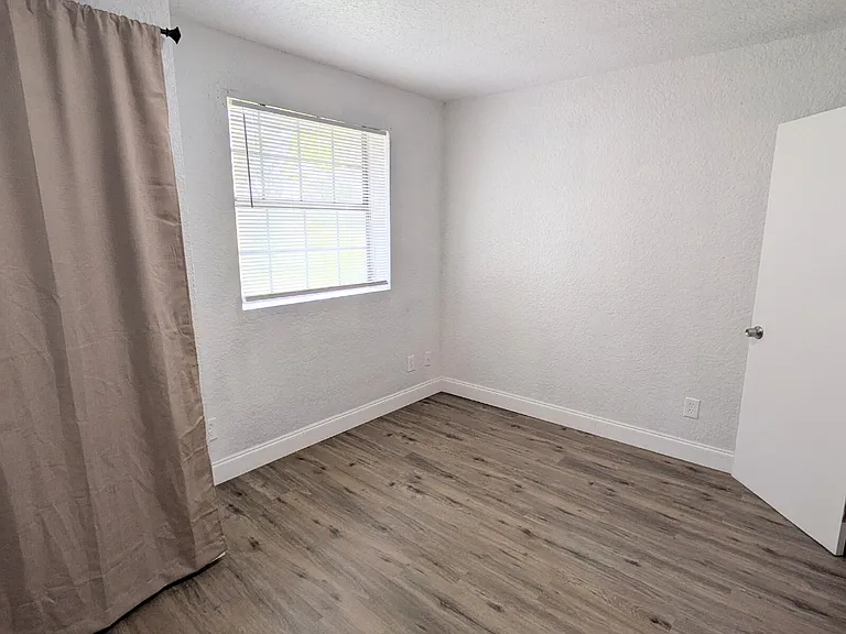 810 Laurel St — Photo 6