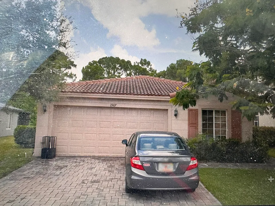 1967 SW Newport Isles Blvd