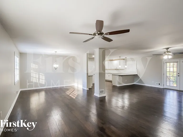 61 Vanya Ln SE — Photo 5