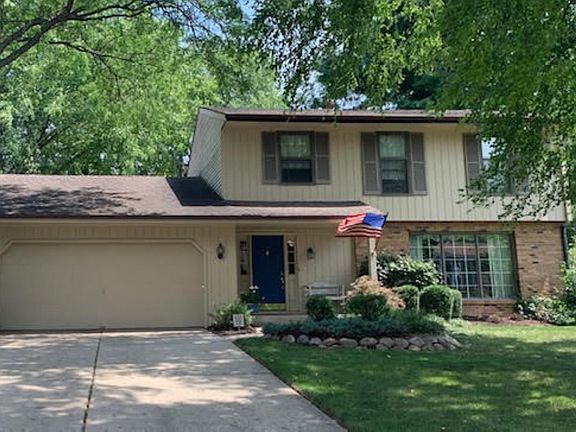 3rd image of 3531 Montlake Dr