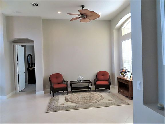 5th image of 2204 SE Montrose Ln
