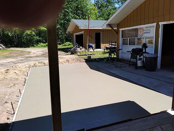 5th image of 2661 Mary Ann Dr