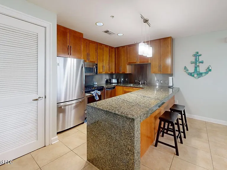 2060 Beach Blvd #901 — Photo 18
