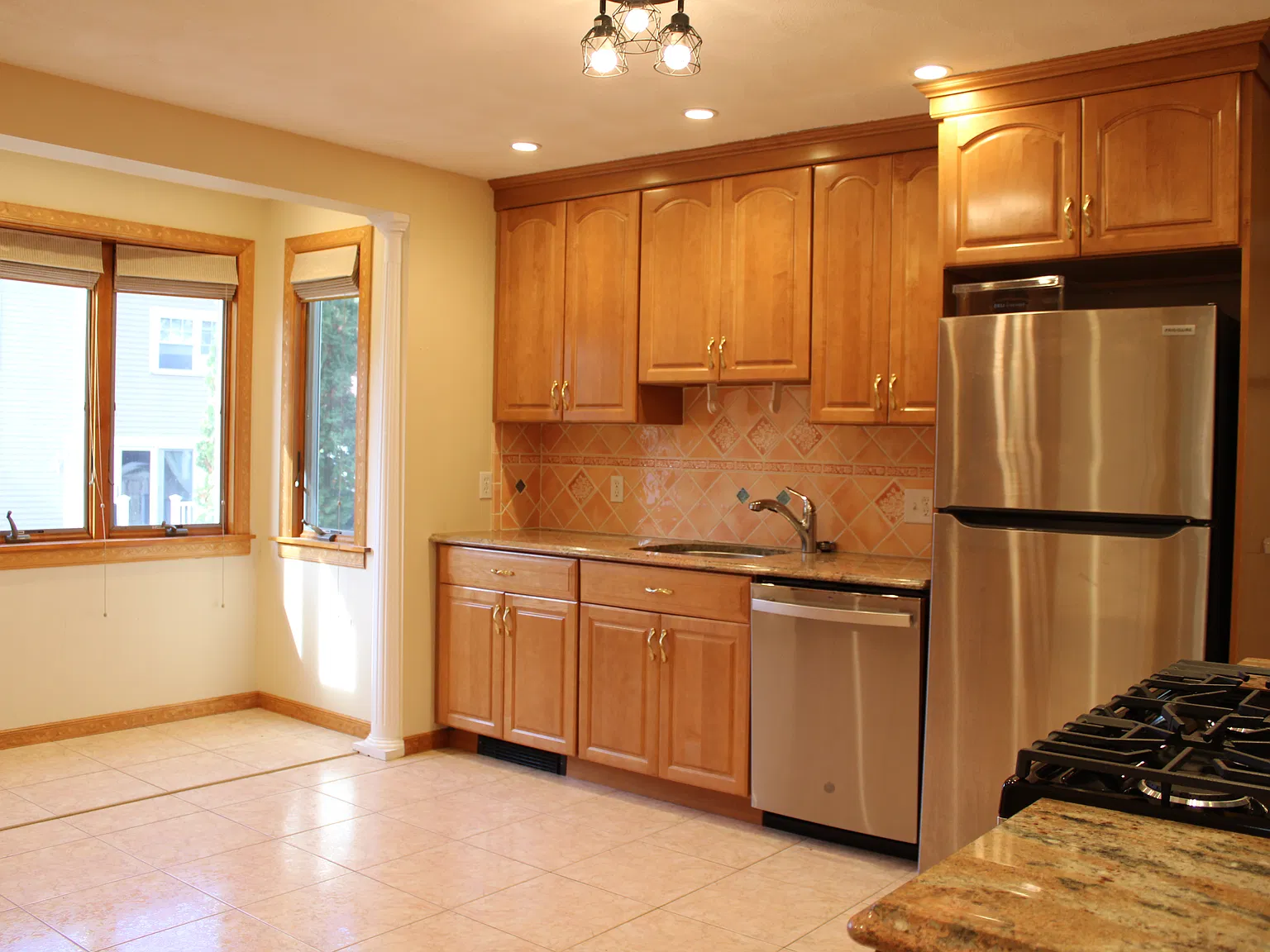 2 bed, 1100 sqft, $3,000 — Photo 3