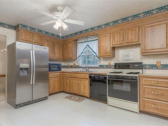 5th image of 3269 Potomac Dr