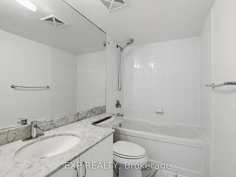 209 Fort York Blvd #667 — Photo 19