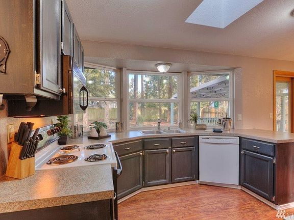 4th image of 8021 188th Street Ct E