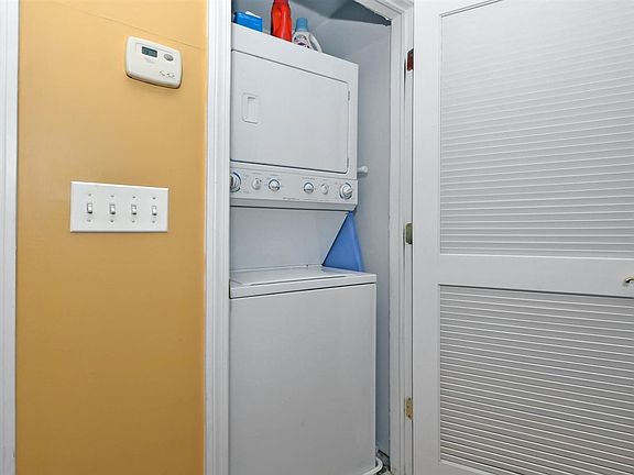 4th image of 6120 Fillmore Pl APT 6