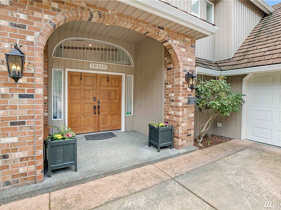 Talk about curb appeal!!