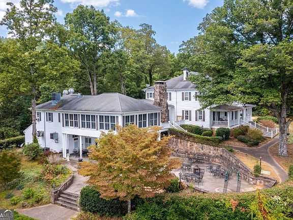 2nd image of 205 Carolina St