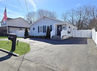 1462 Claas Avenue, Holbrook, NY 11741