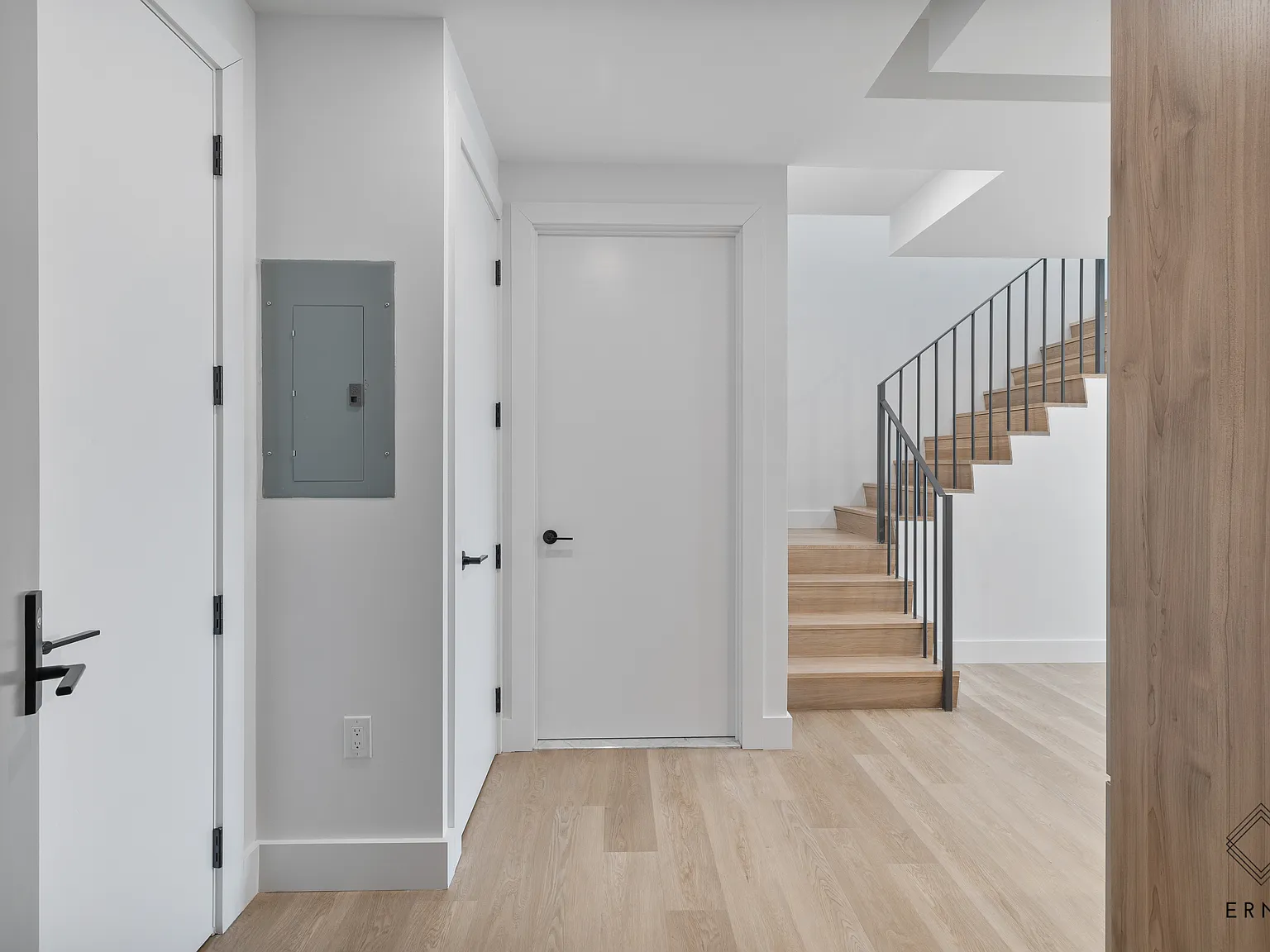 80 Linden Boulevard — Photo 3