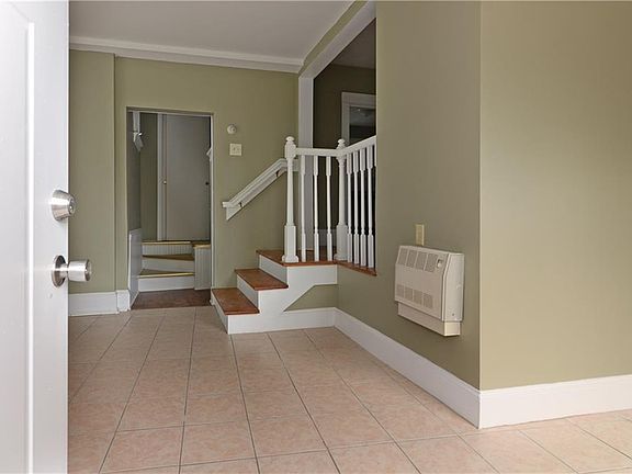 5th image of 23 River Ave