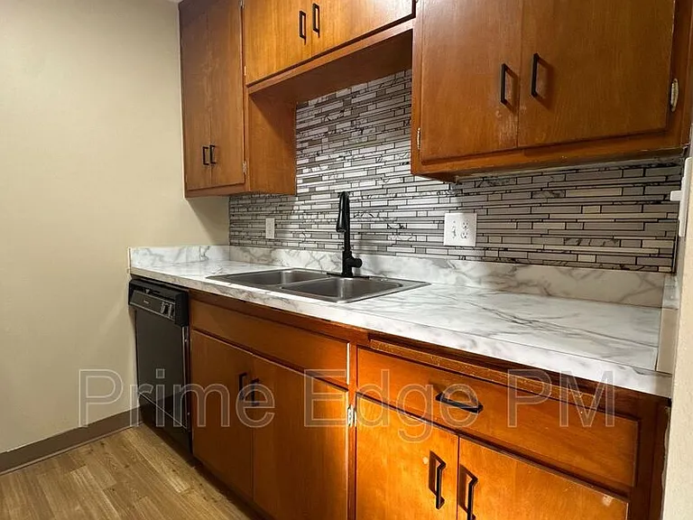 4900 Huntington Ave #4 — Photo 8